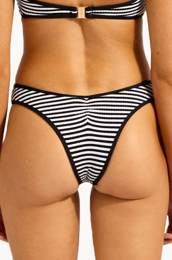 Clubhouse Scoop High Cut Rio Pant