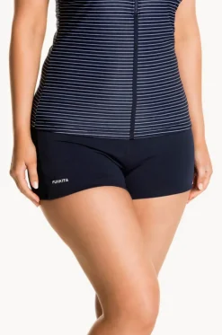 Form Still Regular Short