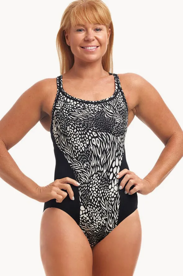 Night Hunter Locked In Lucy One Piece