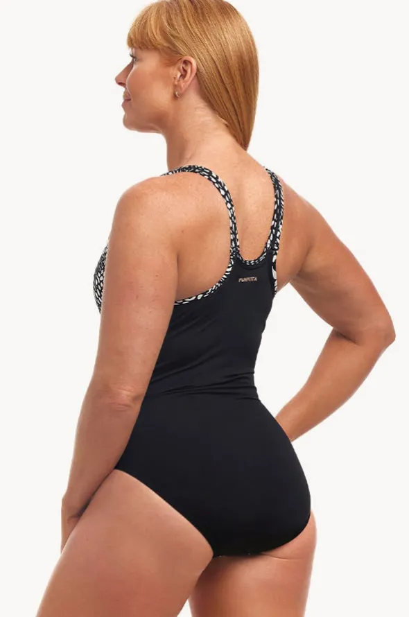 Night Hunter Locked In Lucy One Piece